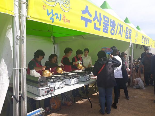 압해읍 여성단체연합회, 신안군 홍보 빵 판매수익금 기부